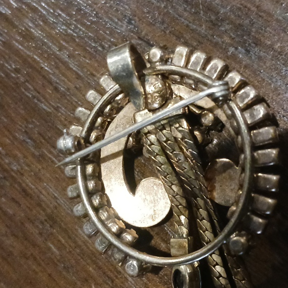 Vintage Charles Reis & Co Brooch pendant, screw back earrings 1/20 12k Gold fill - Picture 9 of 11